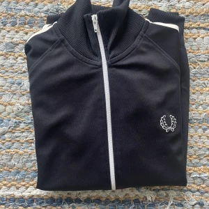 Fred Perry Track Jacket - Fint skick! 