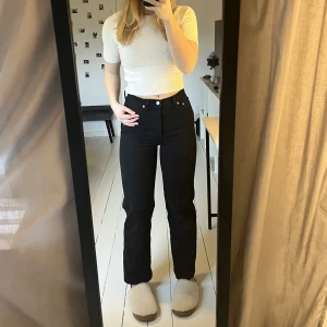 Levis jeans  - Levis jeans i modellen ribcage striaght. Storlek 25 250kr!