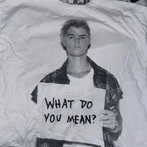 Säljer morsans gamla Bieber-tröja eftersom den aldrig används :)