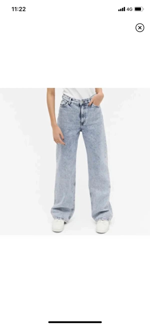 Jeans - Säljer fina loose jeans i nyskick från monki