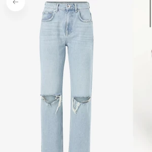 Blåa jeans - Säljer dessa superfina mid-rise jeansen från gina då de tyvärr blivit lite små på mig💙