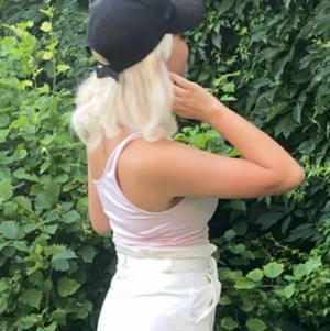 Topp - En rosa topp från Gina som är använd typ 2 gånger då jag inte tyckte den passade mig ! ,jättefin till sommaren 