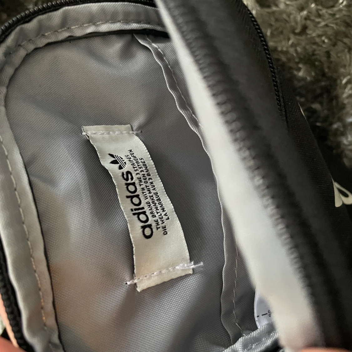 Adidas Originals - Axelremsväska  - 91