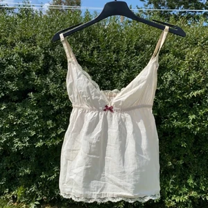 Ljusrosa Odd molly linne - Säljer nu superfint ljusrosa odd Molly linne, storlek O motsvarar XS passar även en S