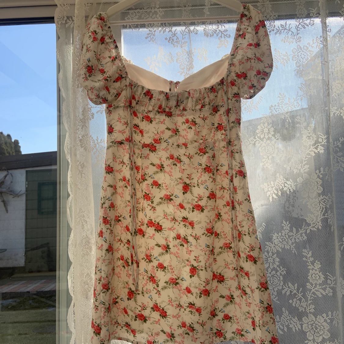 BLOMMIG KLÄNNING - 90