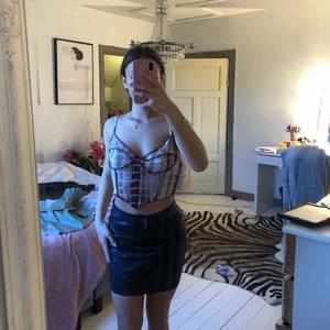 Ett linne som passar alla storlekar. - Ett linne från shein, otroligt stretchig så den passar som S/M/L. DM för bättre bilder 🤍