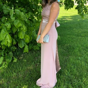 Balklänning - Superfin balklänning som är använd en gång på en middag i 9an. Storlek XS/S. Skriv till mig för fler bilder!