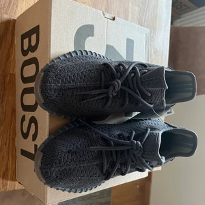 yeezy boost 350  - Completely new YEEZY 350 V2  Colors: Core Black  Size: 42 2/3 