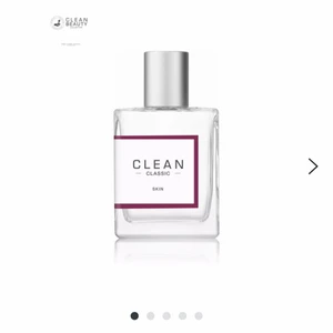 Clean Classic Skin 60 ml - Intressekoll! Oöppnad parfym pga felbeställning från Lyko. Nypris 599kr säljer för 500 inkl frakt 🥰💖💕✨ Priset kan diskuteras vid snabb och smidig affär!