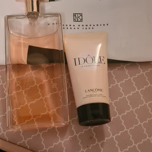 Parfym  - Lancome  Idole 50 ml helt oanvänd . Följer även med oanvänd bodylotion