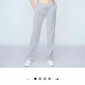 Gråa juicy couture xxs - 💕INTRESSEKOLL💕 Intressekoll på mina gråa juicy couture. Skulle kunna byta mot ett par mörk blåa. Kan även sälja för ett bra pris, jag tänker runt 900. Säljer då jag inte har fått andvändning av dom. Dom är köpta på plick men aldrig andvända!