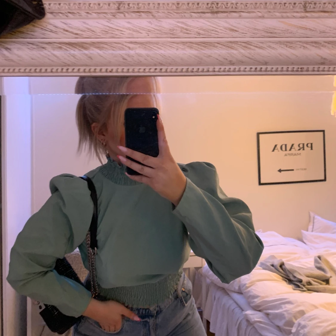 Öppen rygg med rosett