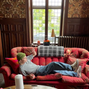 Grey bulldog T-shirt  - Grey bulldog T-shirt from urban outfitters given to me by a friend 