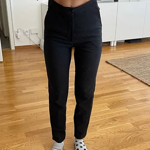 Kostymbyxor  - Tighta kostymbyxor från Gina, använda ett par gånger 