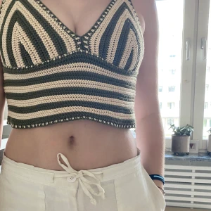 Sommarlinne - Randig stickad sommartopp från stradivarius!!🙃