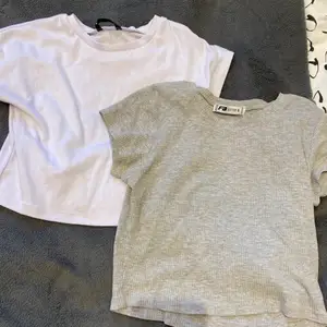 2 croppade t-shirts i samma modell men olika material. Skriv för egen bild med de på💕