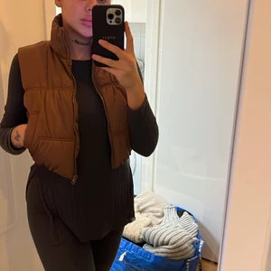 Croppad väst - Från H&M