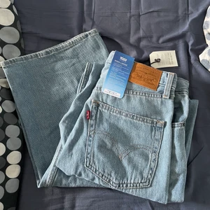 Levis jeans - Jätte söta perfekta jeans till sommarn !! Helt nya eftersom dom nt passade mig så endast testade ! 