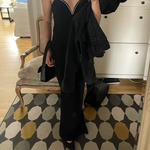 Säljer min balklänning!<3 - Jag har bara använt den en gång, priset kan sänkas!<3