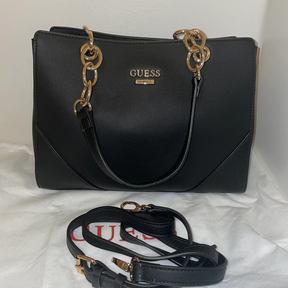 GUESS axelväska  - 90