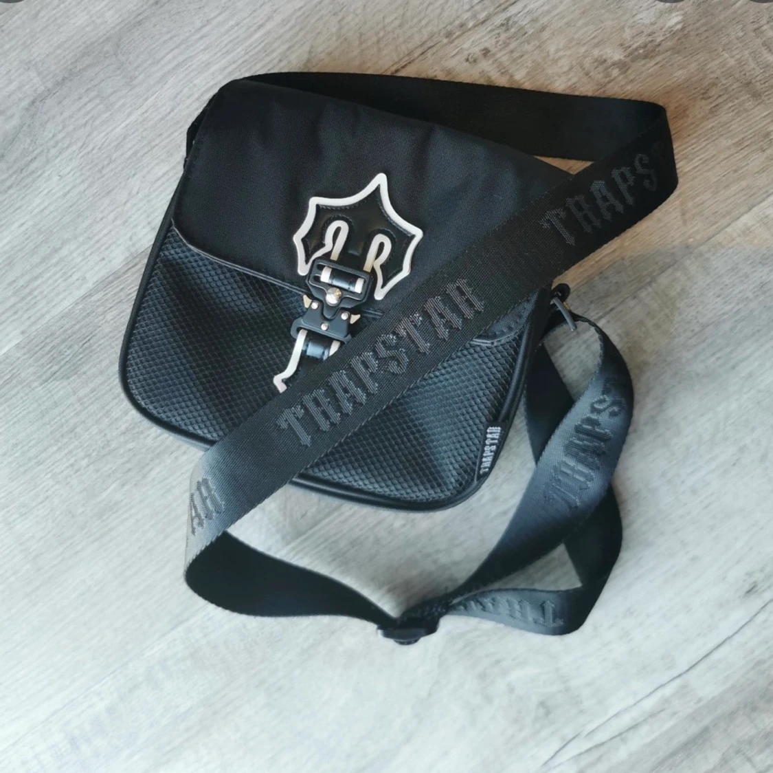 Trapstar väska