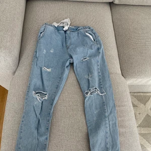 Jeans  - Använt 1-2 gånger 