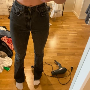 Jeans - Så fina jeans köpta på Zara i oktober förra året som tyvärr blivit för stora