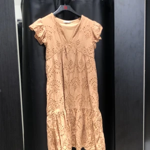 Sommar klänning  - Använt en gång