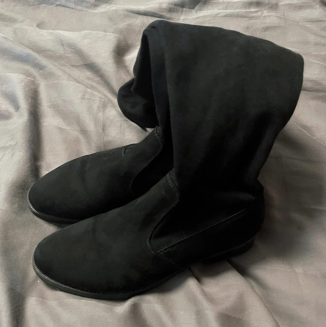 Svarta stövlar i mocka - 90