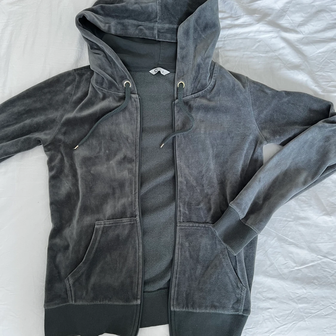 Mörkgrönt mjukisset från Cubus - 90