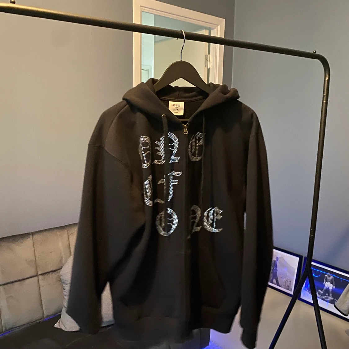 ONE OF ONE HOODE zip 