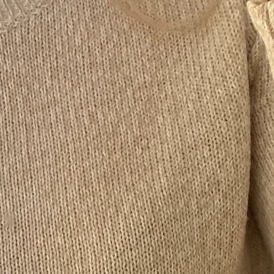 Beige finstickad tröja - 91