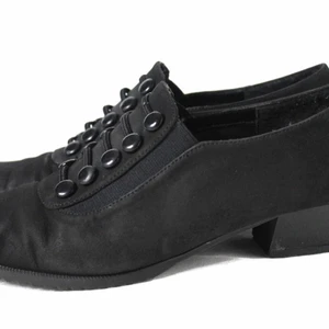 Skor - Fina vintage skor från märket Rossini, finns inte att få tag i. Lite slitna men fina och fullt funktionella !🌸  Storlek 39 Pris 120 kr + frakt tillkommer 