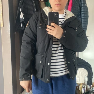 Fjällräven jacka - Fjällräven jacka i xxs, säljer pga för liten. Använd men inga synliga flaws