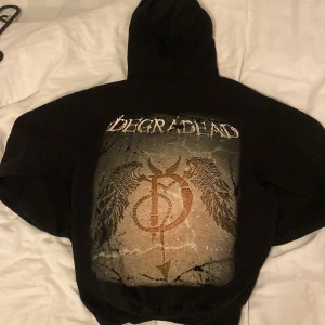 Degradead hoodie - Referens- jag är 167, brukar ha S💗 Skitsnygg, inga skador saknar däremot banden i kragen, har lyckats tappa bort dem haha