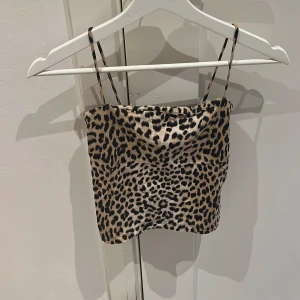 Leopard topp - Bra skick! Leopard topp från Gina tricot 