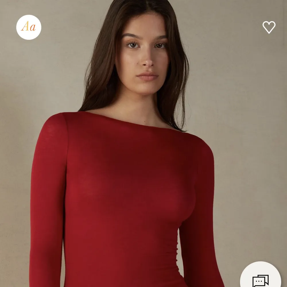 Hejsan! Jag skulle vilja byta min röda Intimissimi tröja mot en annan färg! Spelar inte jätte stor roll vilken så det är bara att höra av er, dock bara i storlek s 💞. Toppar.