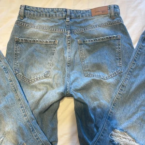 Gina tricot jeans - Ett par fina jeans som inte används längre eftersom de är inte min stil. 