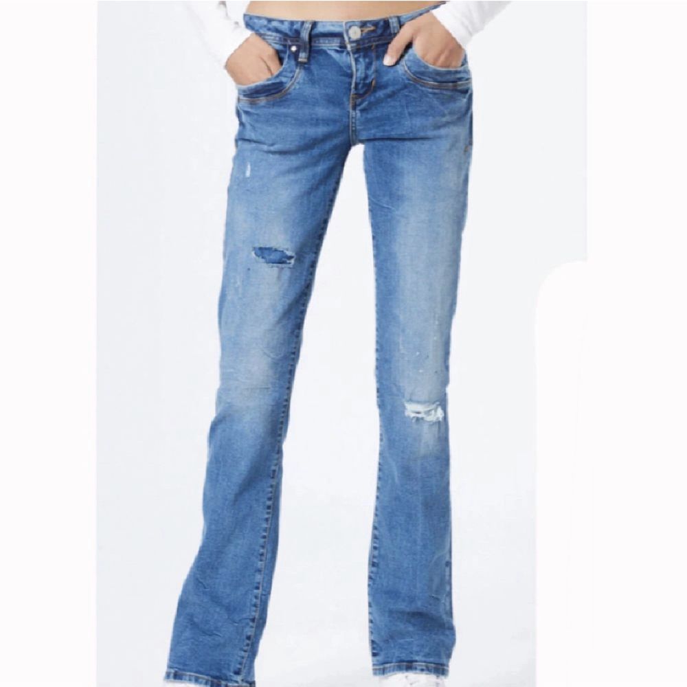 Blåa Ltb valerie jeans helt nya med alla lappar kvar. Skriv privat för fler frågor eller bilder. ❤️. Jeans & Byxor.