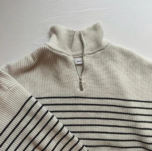 Randig tröja - Randig tröja ifrån mango i bra skick!🤍🤍