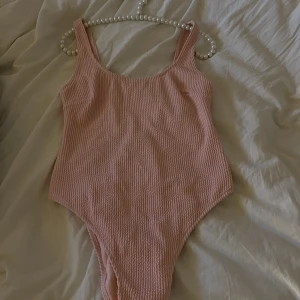 Söt baddräkt  - Söt rosa baddräkt🤍🤍aldrig använd