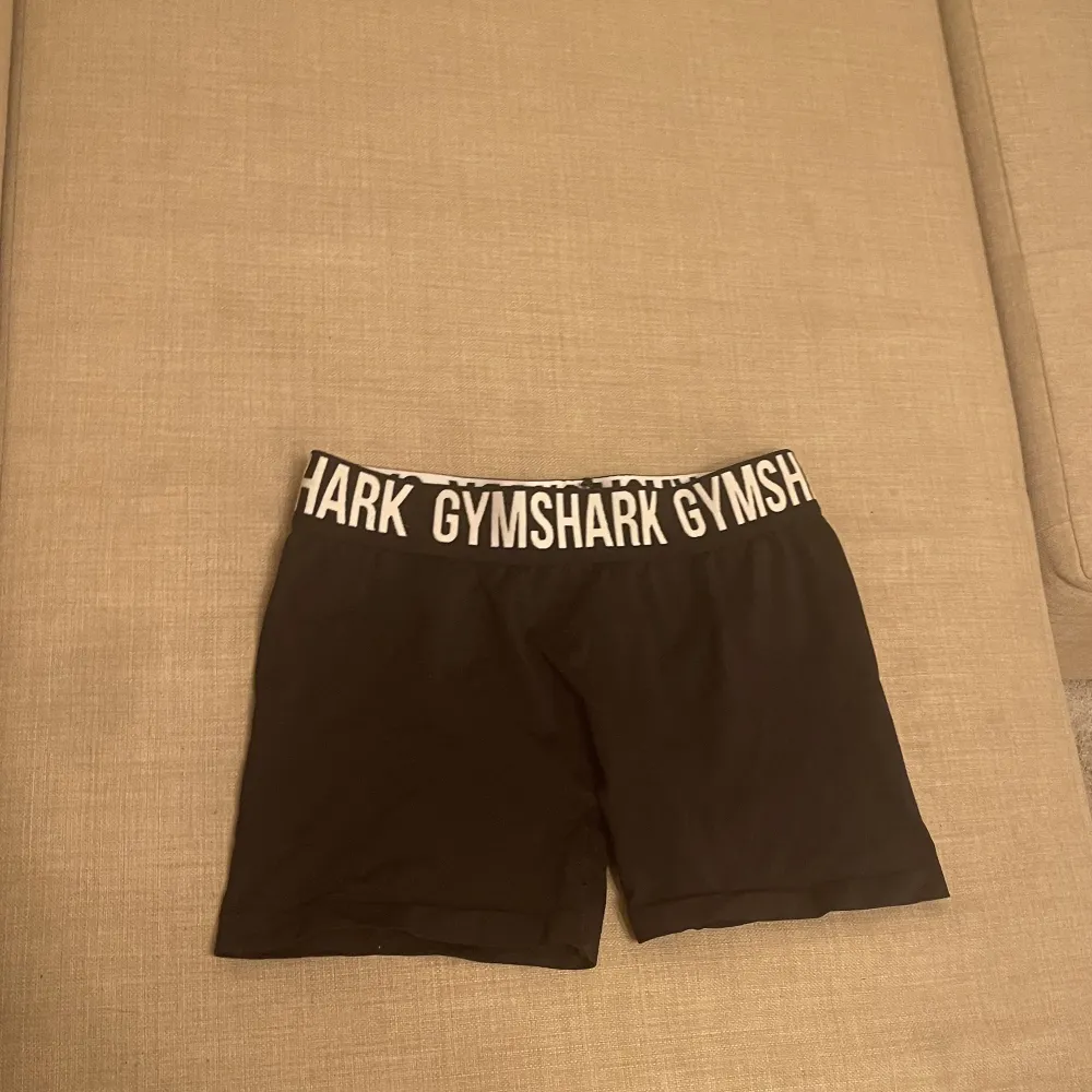 Gymshark shorts i svart. . Shorts.