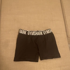 Gymshark  - Gymshark shorts i svart. 