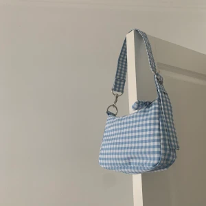 Rutig väska - Rutig väska. aldrig använd 