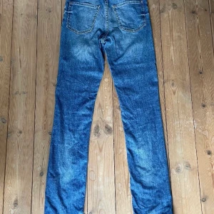 Acne jeans storlek 28/32 - Acne jeans modell Needle. Storlek 28/32