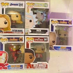 Pop figurer  - (Endast rick kvar) 300kr för alla, 65kr st! - alla i orginalboxer ((Exulsive frakt) frakt per pop är ca 30kr))  pris går att diskutera! 