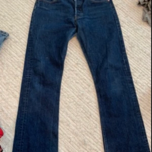 Levis jeans  - Jätte snygga Levis jeans som nya inga spår av skador, typ bootcut skriv om ni är intresserade❤️