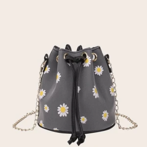 Daisy Floral Bucket Bag - Oanvänd.  Längd: 17 cm, Bredd: 12 cm.