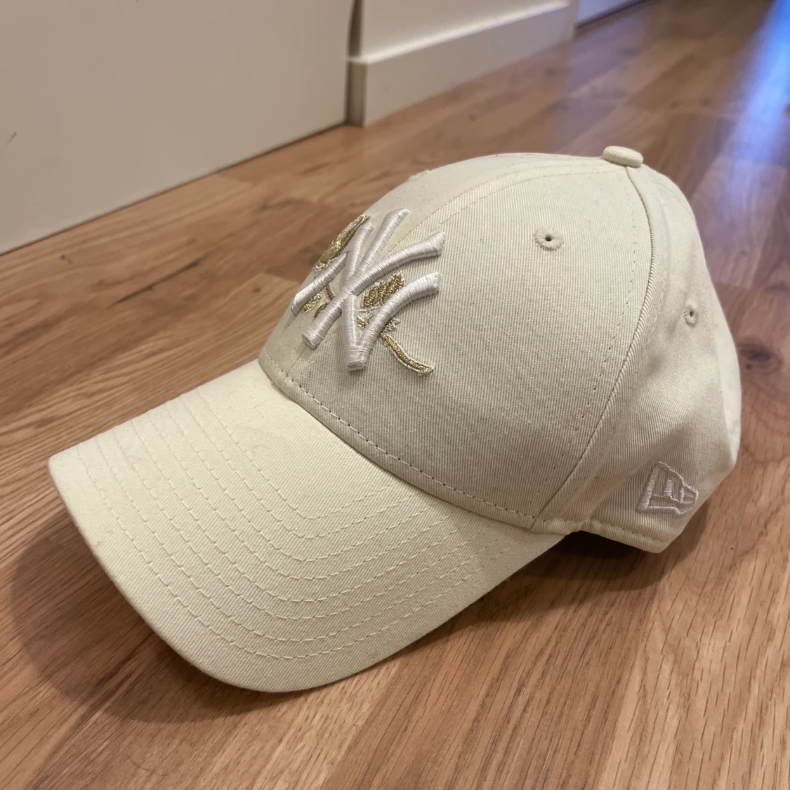 NY helt ny keps LIMITED EDITION - 90