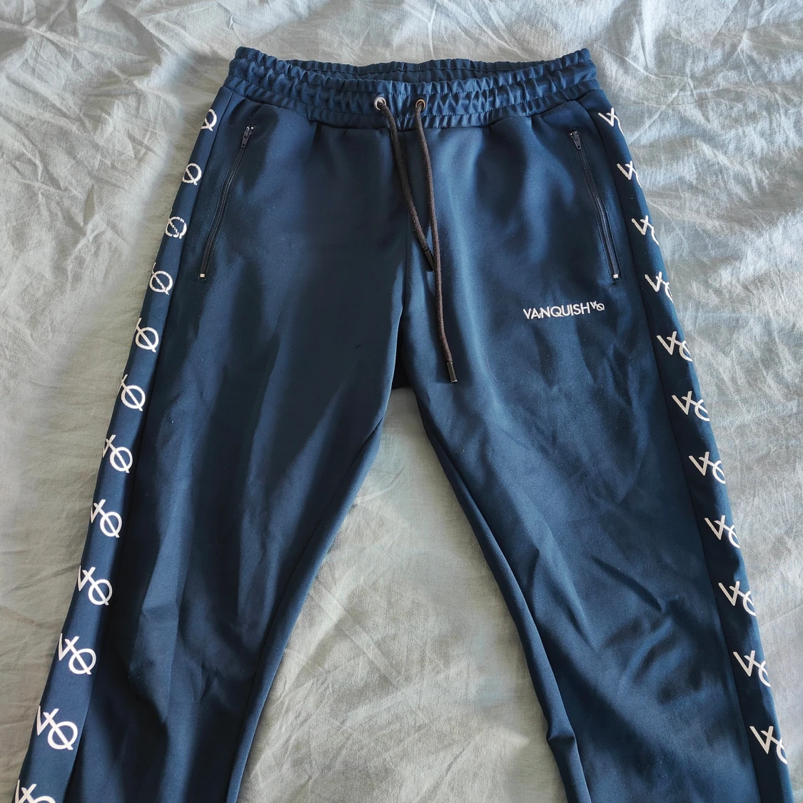 Vanquish joggers